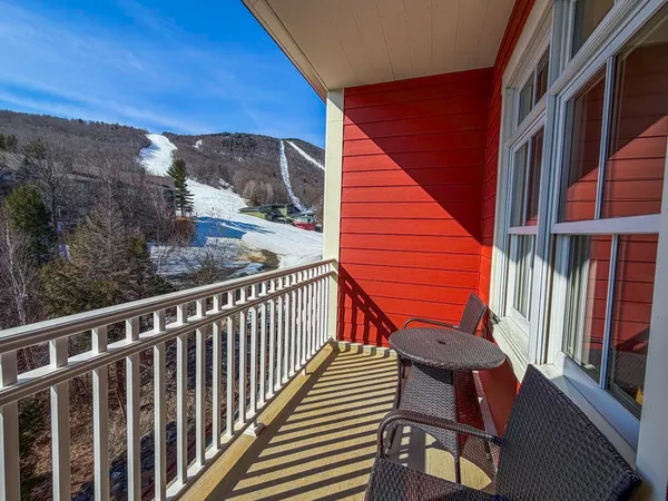 $225,000 | 102 Forest Drive, Unit 407 (LOCKOUT 405) INTERVAL IV, Warren, VT 05674