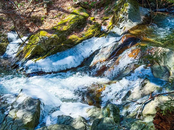 $225,000 | 102 Forest Drive, Unit 407 (LOCKOUT 405) INTERVAL IV, Warren, VT 05674