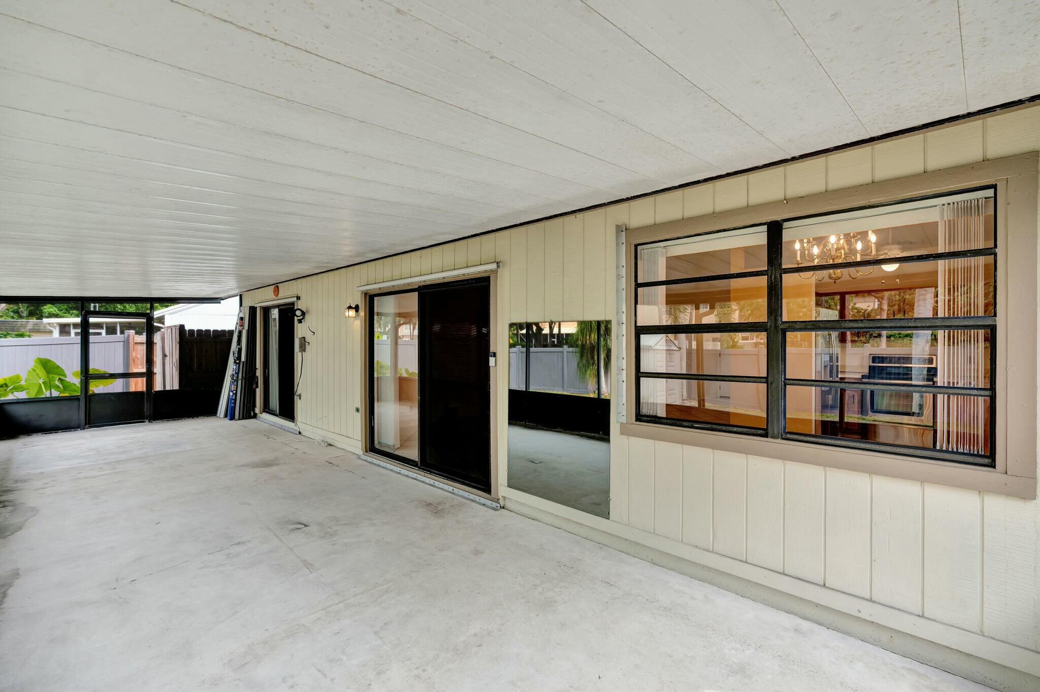 126 Greentree Circle Jupiter, FL 33458 - Photo 20 of 24 Patio