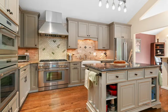 $655,900 | 1316 South Christine Court, Vernon Hills, IL 60061