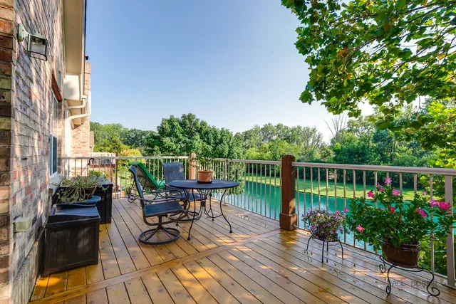 $655,900 | 1316 South Christine Court, Vernon Hills, IL 60061