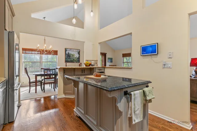 $655,900 | 1316 South Christine Court, Vernon Hills, IL 60061