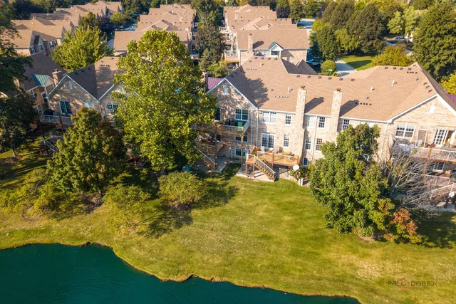 $655,900 | 1316 South Christine Court, Vernon Hills, IL 60061