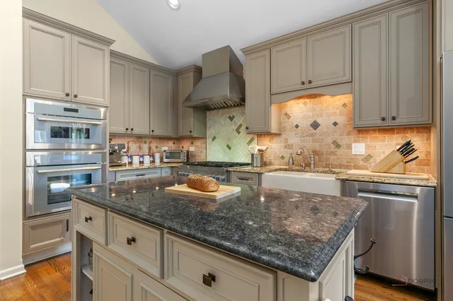 $655,900 | 1316 South Christine Court, Vernon Hills, IL 60061