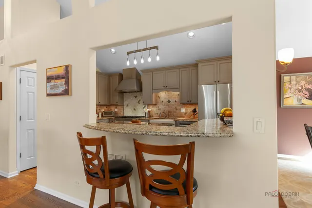 $655,900 | 1316 South Christine Court, Vernon Hills, IL 60061