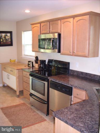4418 Walnut Road Halethorpe, MD 21227 - Photo 6 of 30 Kitchen