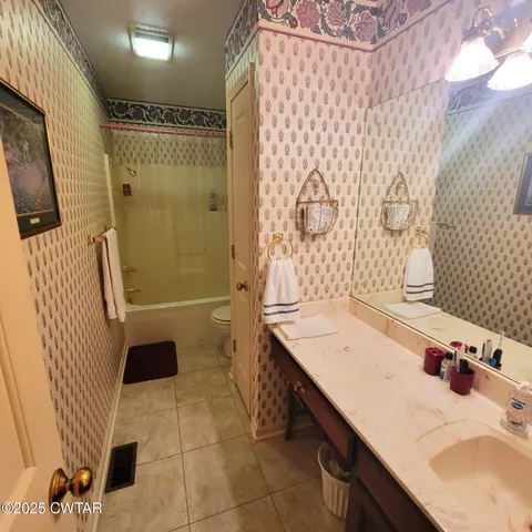 $550,000 | 14 Petty Lane, Trenton, TN 38382