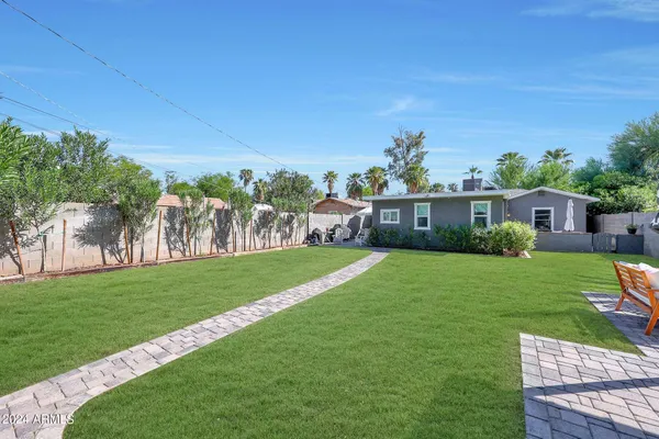 $3,000 | 2230 East Clarendon Avenue, Phoenix, AZ 85016