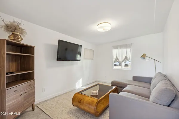 $2,900 | 2230 East Clarendon Avenue, Phoenix, AZ 85016