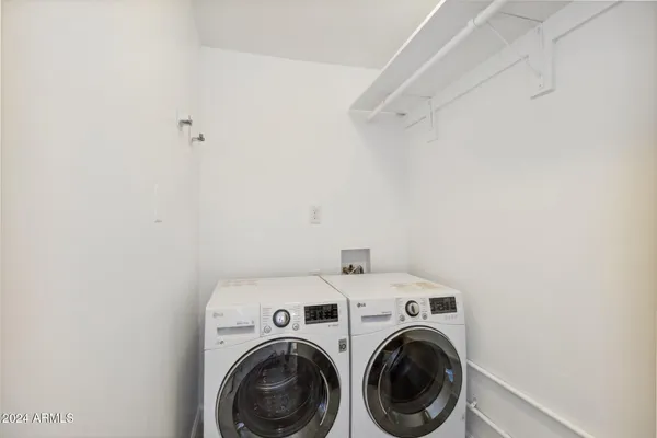 $2,900 | 2230 East Clarendon Avenue, Phoenix, AZ 85016