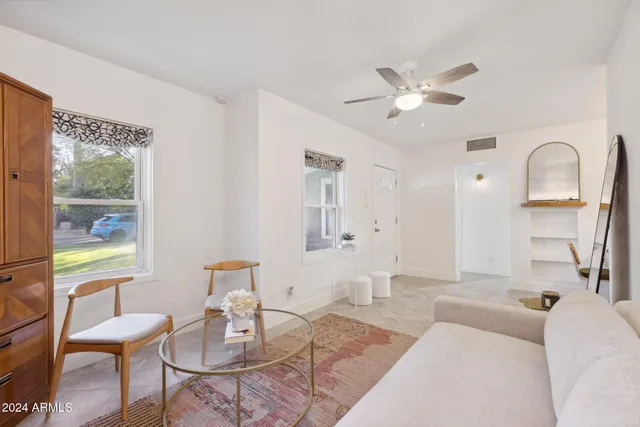 $3,000 | 2230 East Clarendon Avenue, Phoenix, AZ 85016