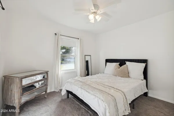 $2,900 | 2230 East Clarendon Avenue, Phoenix, AZ 85016