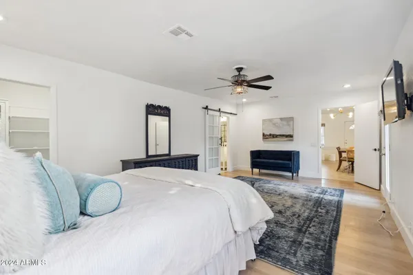 $2,900 | 2230 East Clarendon Avenue, Phoenix, AZ 85016