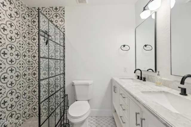 $3,000 | 2230 East Clarendon Avenue, Phoenix, AZ 85016