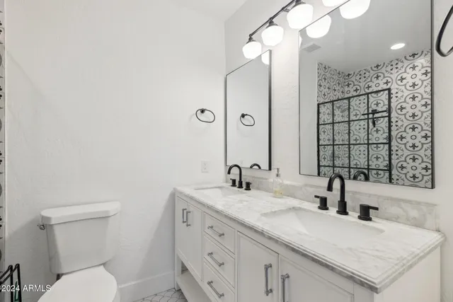 $3,000 | 2230 East Clarendon Avenue, Phoenix, AZ 85016