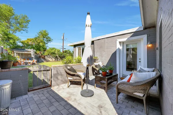 $2,900 | 2230 East Clarendon Avenue, Phoenix, AZ 85016