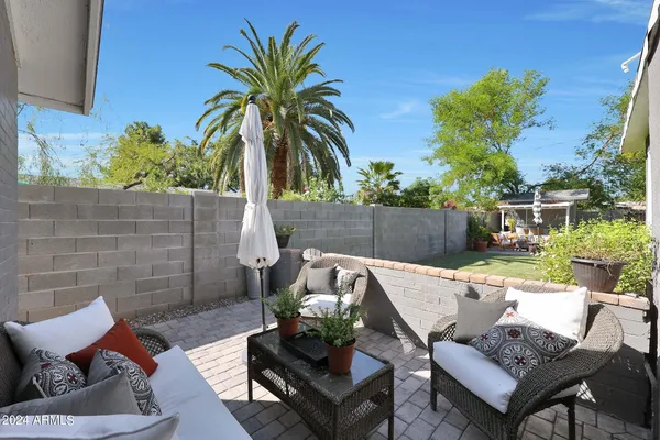 $2,900 | 2230 East Clarendon Avenue, Phoenix, AZ 85016