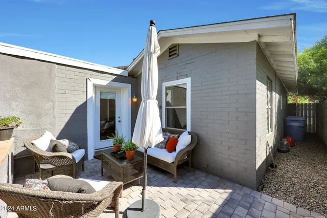 $3,000 | 2230 East Clarendon Avenue, Phoenix, AZ 85016