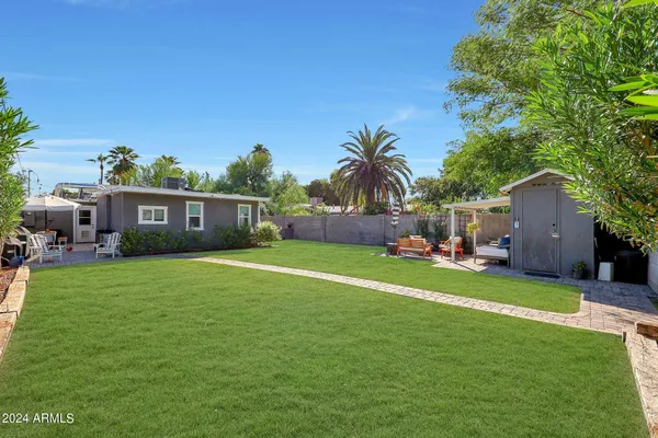 $2,900 | 2230 East Clarendon Avenue, Phoenix, AZ 85016