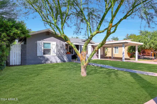 $2,900 | 2230 East Clarendon Avenue, Phoenix, AZ 85016