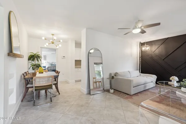 $2,900 | 2230 East Clarendon Avenue, Phoenix, AZ 85016