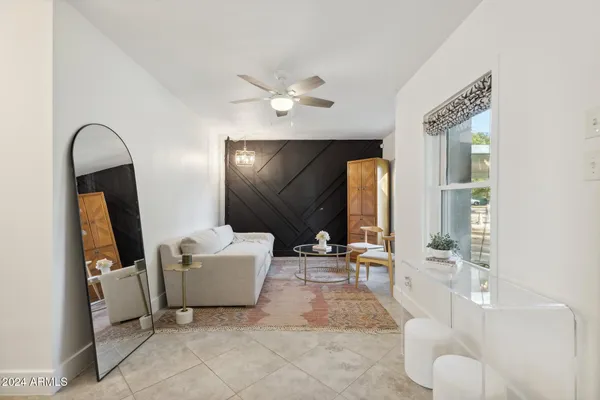 $2,900 | 2230 East Clarendon Avenue, Phoenix, AZ 85016