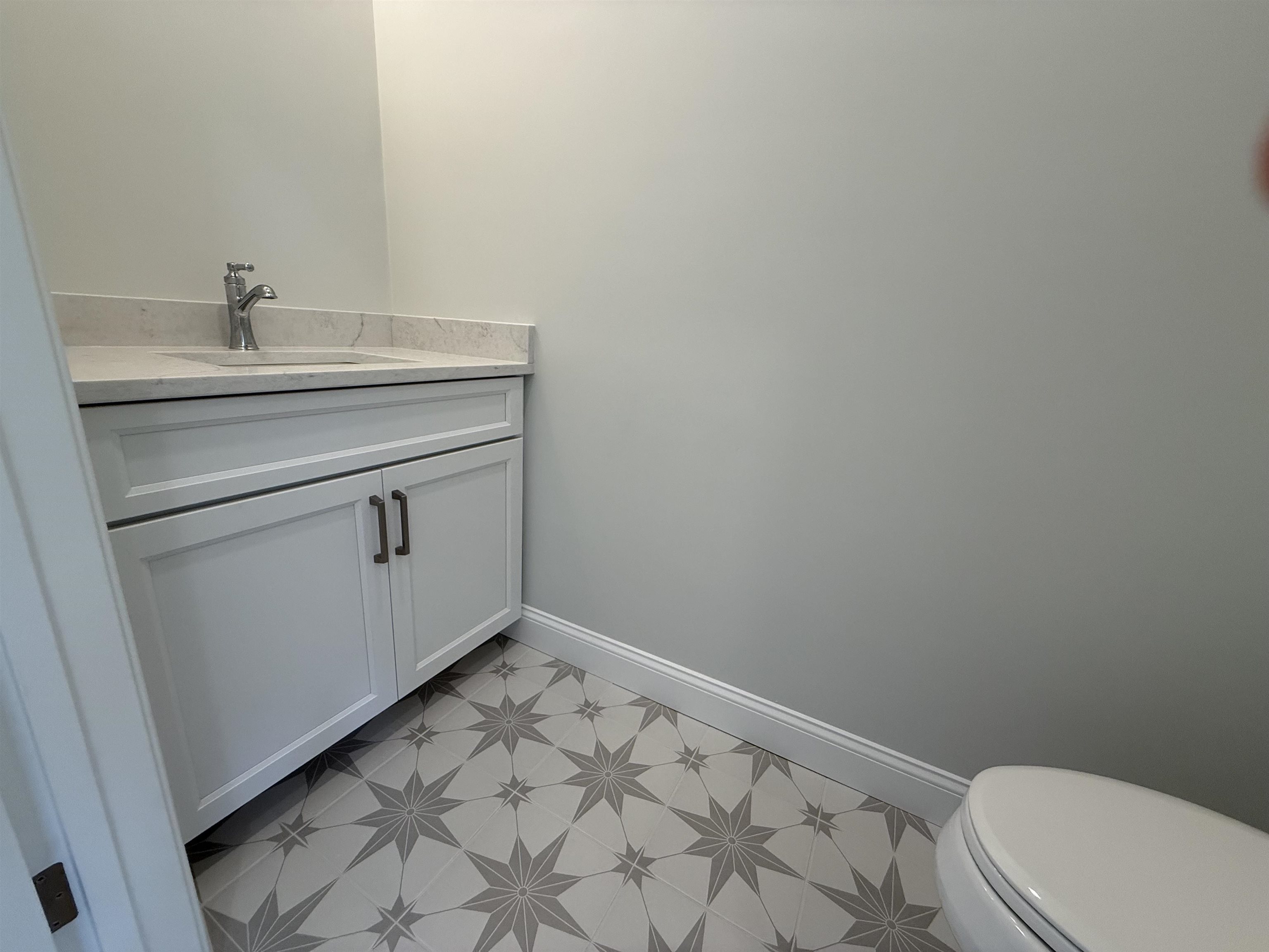 2 Kinsman Lane Windham, NH 03087 - Photo 6 of 8