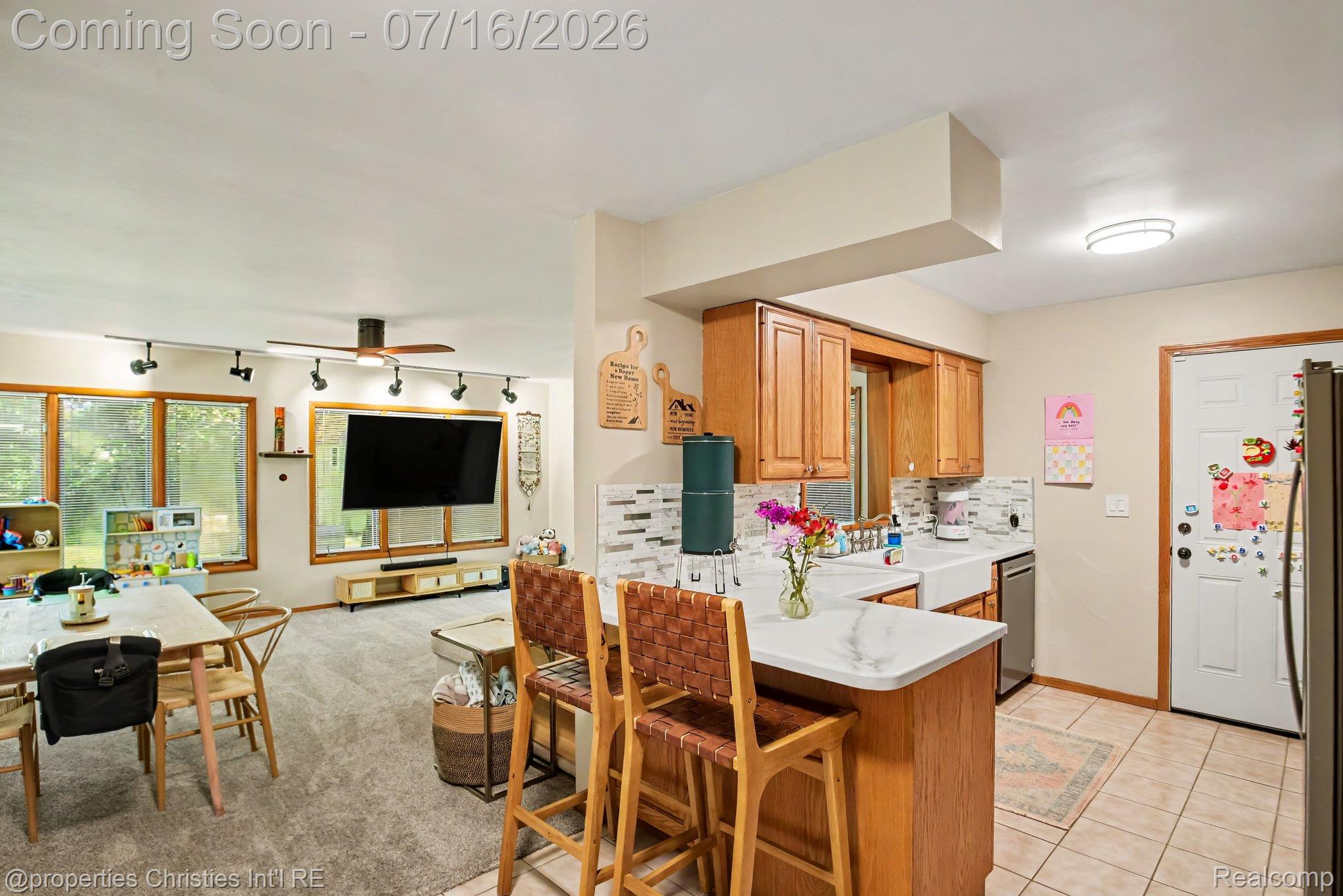 3304 Riverside Drive Port Huron, MI 48060 - Photo 5 of 26 Kitchen
