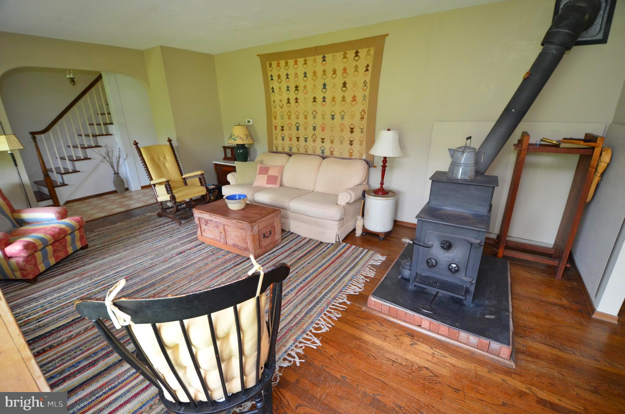 121 Deale Road Tracys Landing, MD 20779 - Photo 9 of 30 Living Room