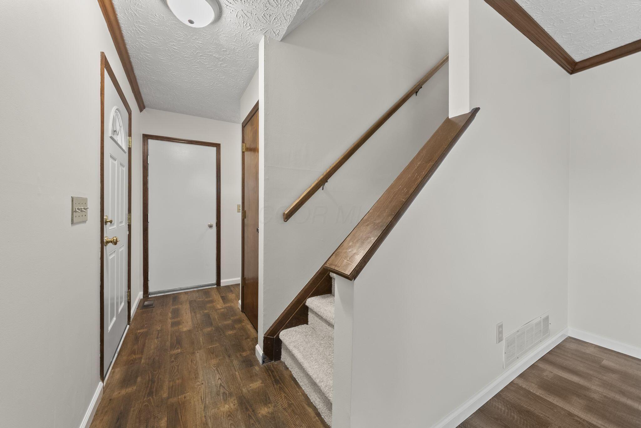 3552 Mountshannon Road Columbus, OH 43221 - Photo 6 of 36 2-web-or-mls-DSC03801