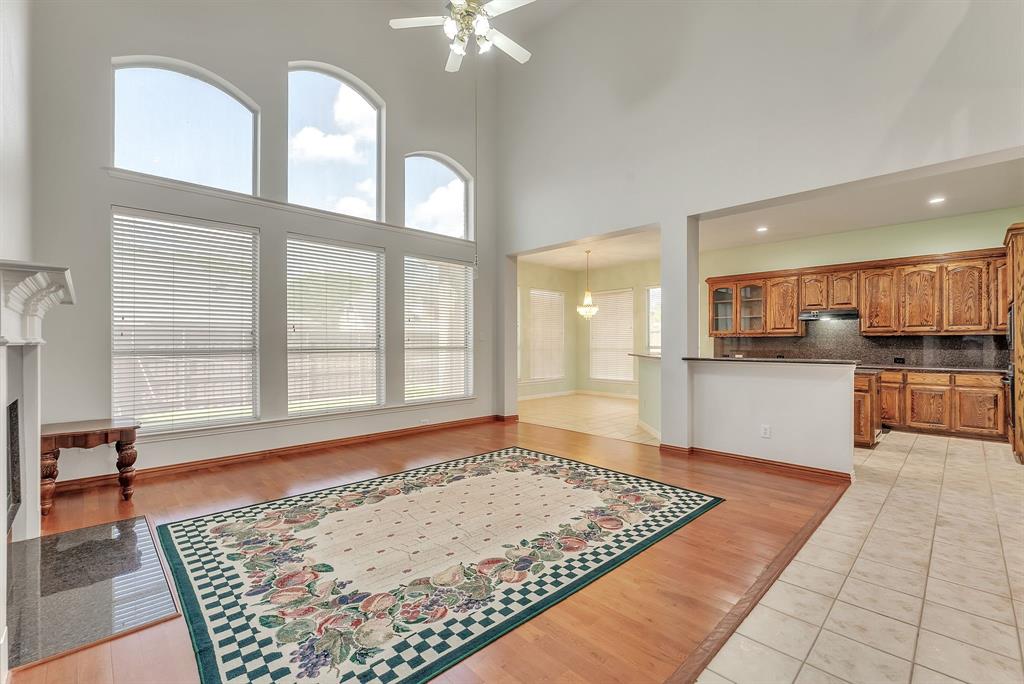 1611 Long Prairie Court Allen, TX 75002 - Photo 7 of 32