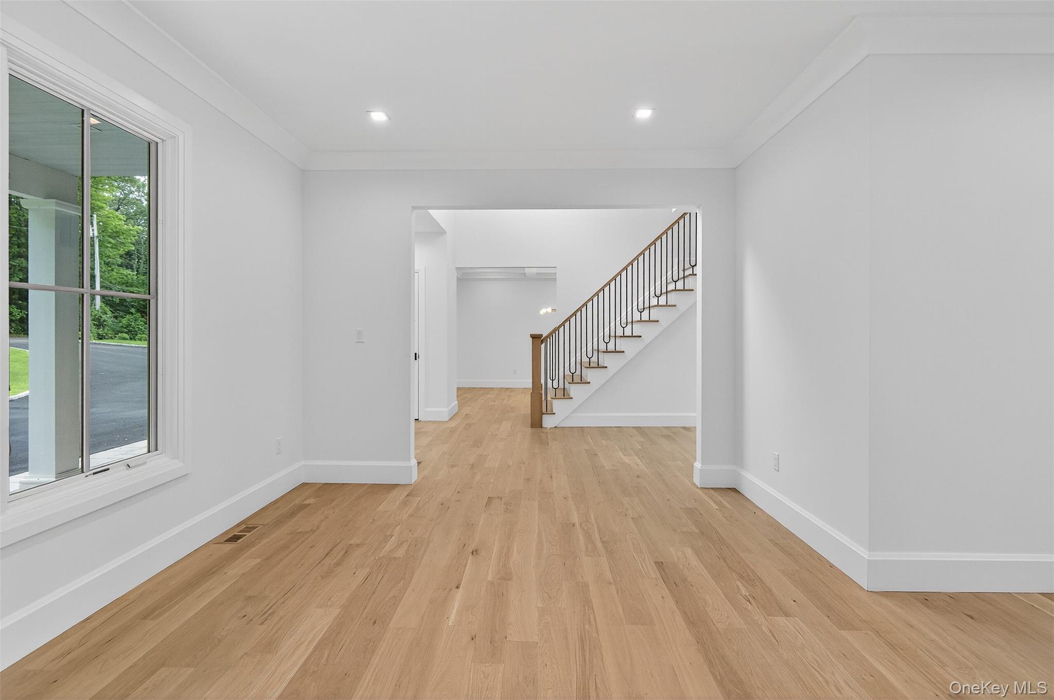 32 A Pine Road Syosset, NY 11791 - Photo 5 of 46