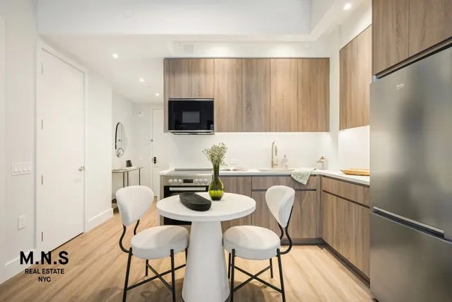 $3,220 | 19 Rockwell Place, Unit 4D | Fort Greene