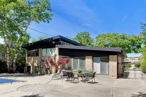 $795,000 | 2717 Lincoln Lane, Wilmette, IL 60091