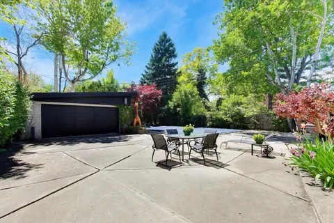 $795,000 | 2717 Lincoln Lane, Wilmette, IL 60091