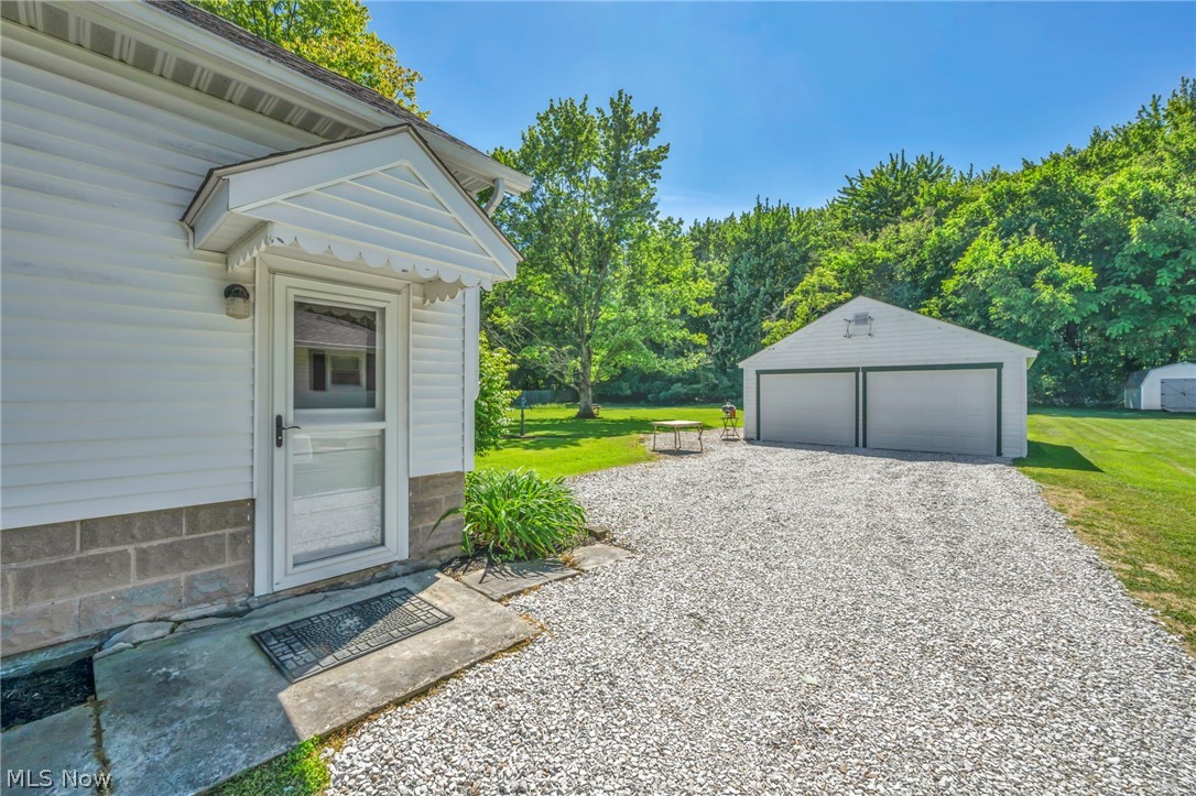 9598 Quarry Road Amherst, OH 44001 - Photo 6 of 44