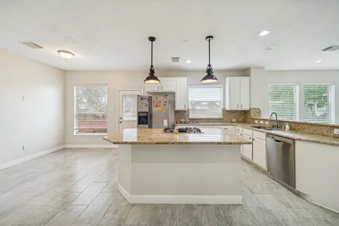 $495,000 | 12310 Shadow Island Drive, Houston, TX 77082