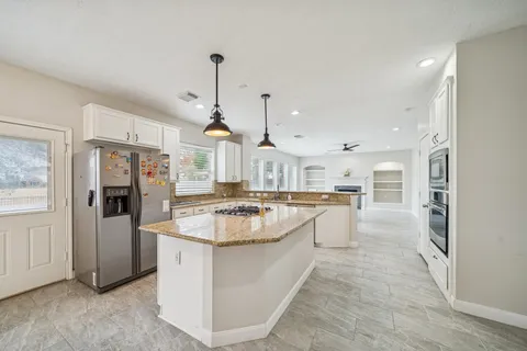 $495,000 | 12310 Shadow Island Drive, Houston, TX 77082