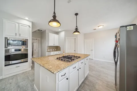 $495,000 | 12310 Shadow Island Drive, Houston, TX 77082