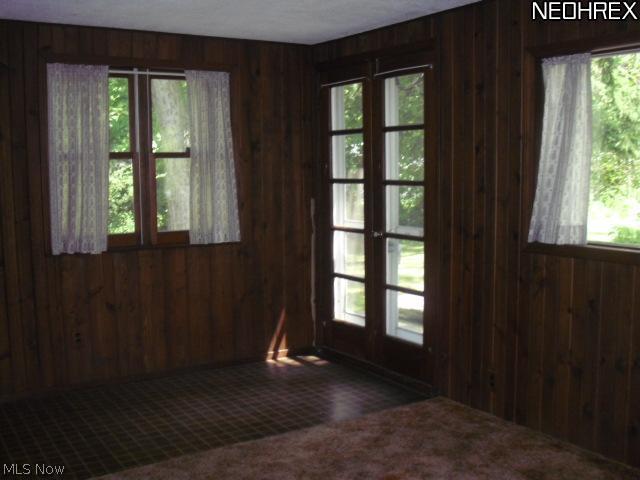 116 Mapleridge Road Chagrin Falls, OH 44022 - Photo 9 of 10 Family room walks out to deck and back yard