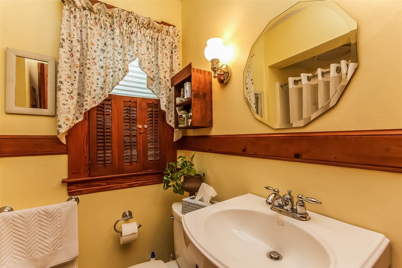 324 Walnut Street Manchester, NH 03104 - Photo 14 of 27 Gallery Image 14