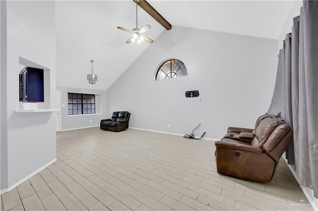 1901 Robin Avenue McAllen, TX 78504 - Photo 3 of 16 a living room with furniture