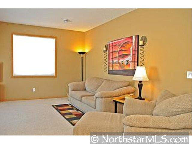2889 Agate Place Northwest Rochester, MN 55901 - Photo 8 of 10