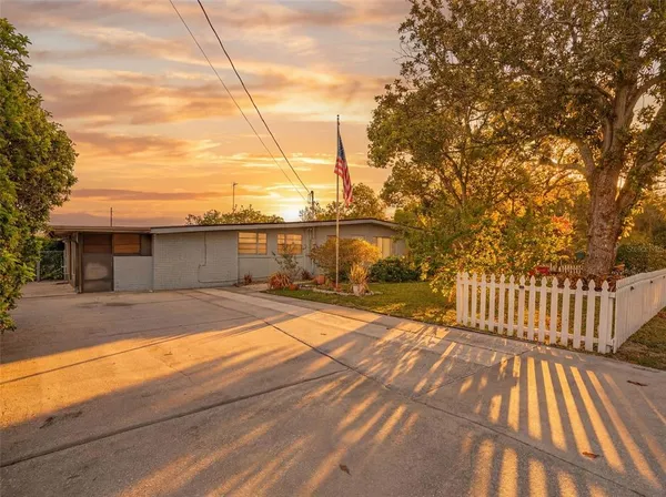 $275,000 | 935 North Florida Avenue, DeLand, FL 32720