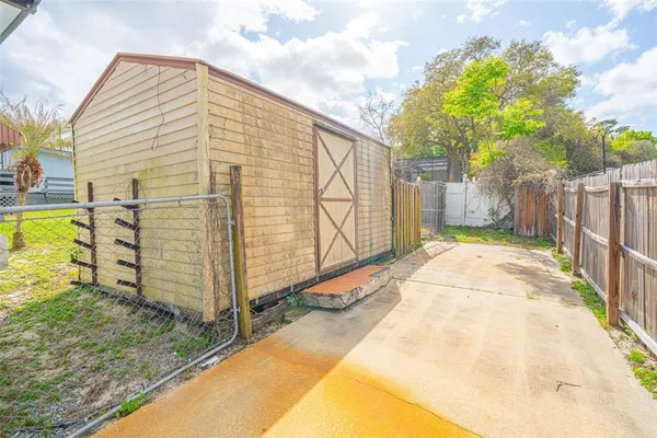 $275,000 | 935 North Florida Avenue, DeLand, FL 32720