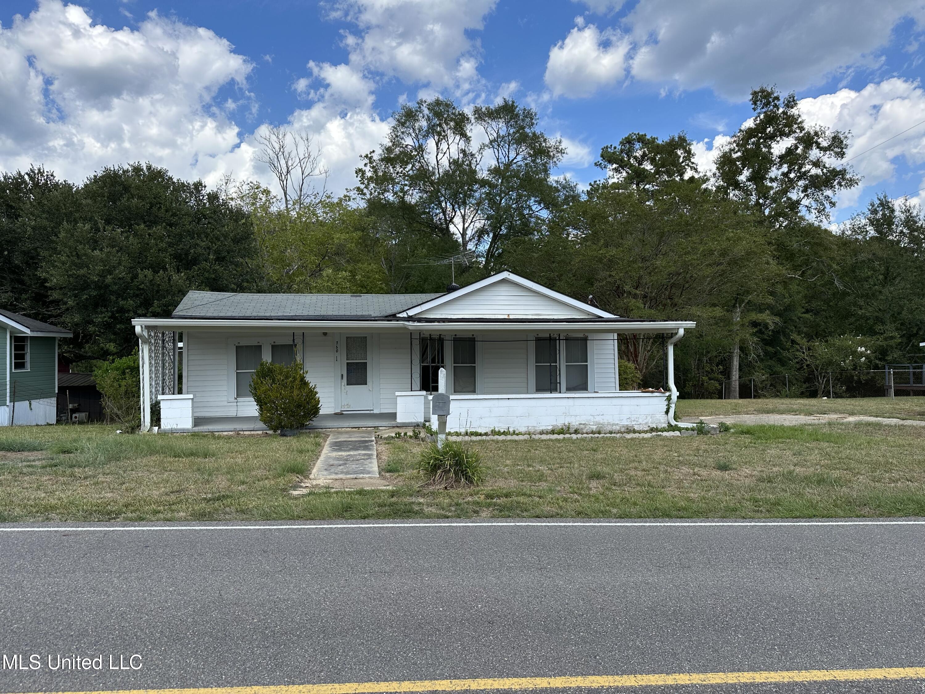 750 Beach Road Poplarville, MS 39470 - Photo 3 of 19 IMG_6953