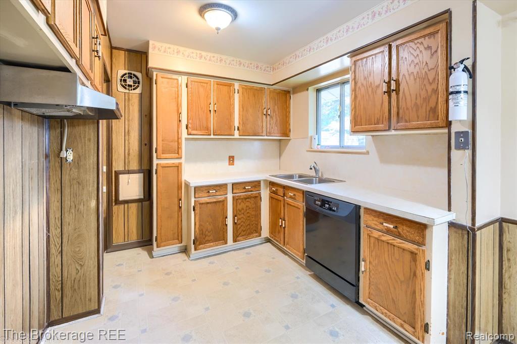 2822 Epsilon Trail Flint, MI 48506 - Photo 15 of 35