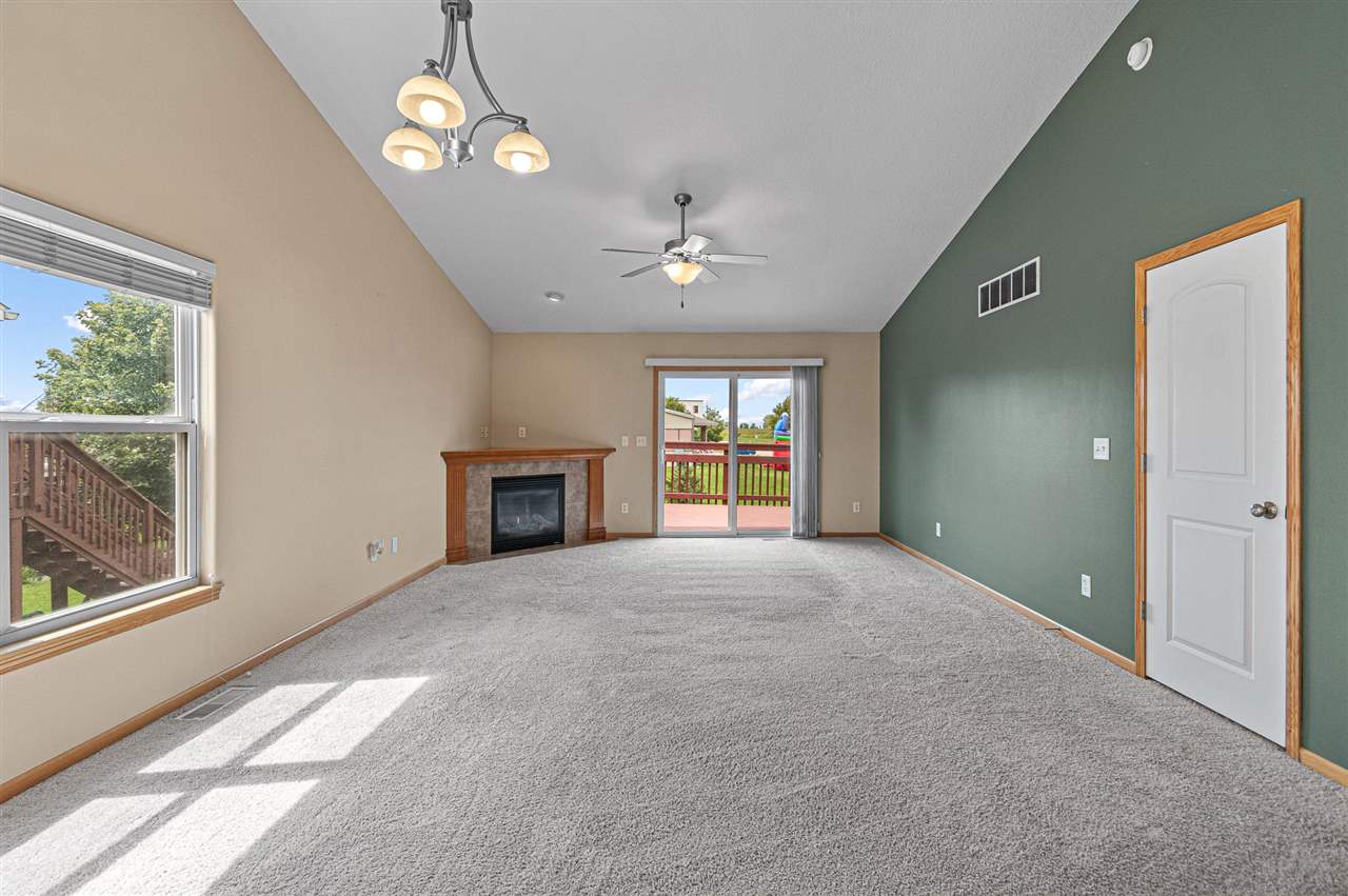 47 South Park Ridge Road North Liberty, IA 52317 - Photo 6 of 35 Gallery Image 6