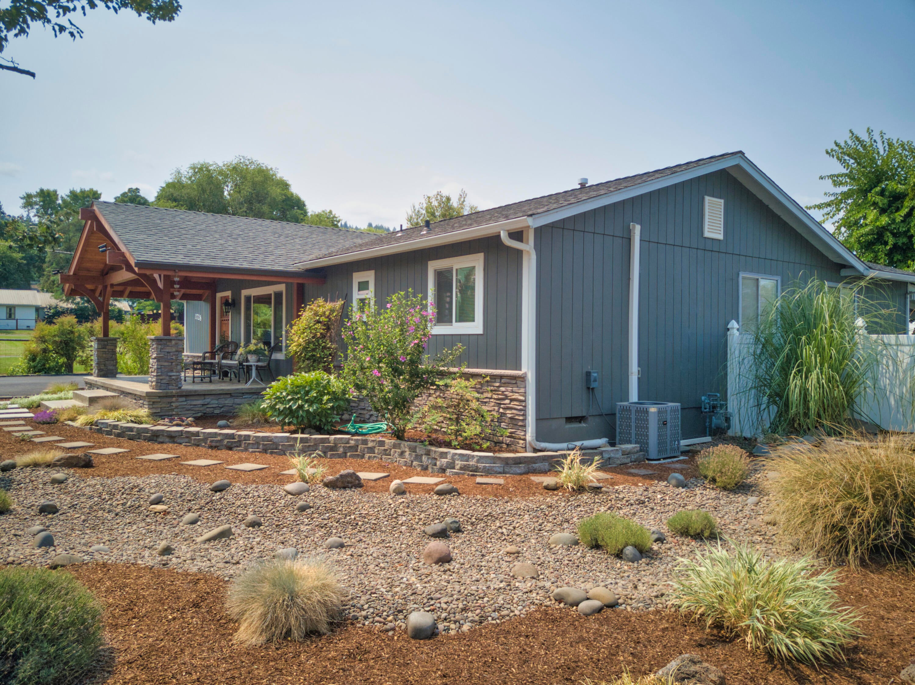 1728 Minear Road Medford, OR 97501 - Photo 3 of 68 Minear-5