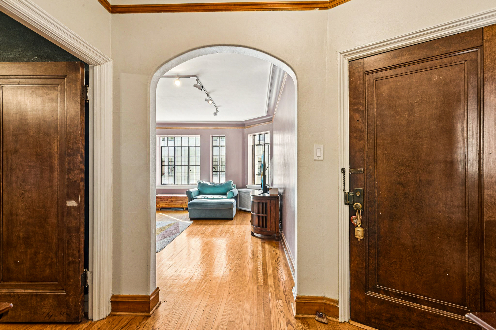 7348 North Ridge Boulevard, Unit 16B Chicago, IL 60645 - Photo 11 of 38 Gallery Image 11